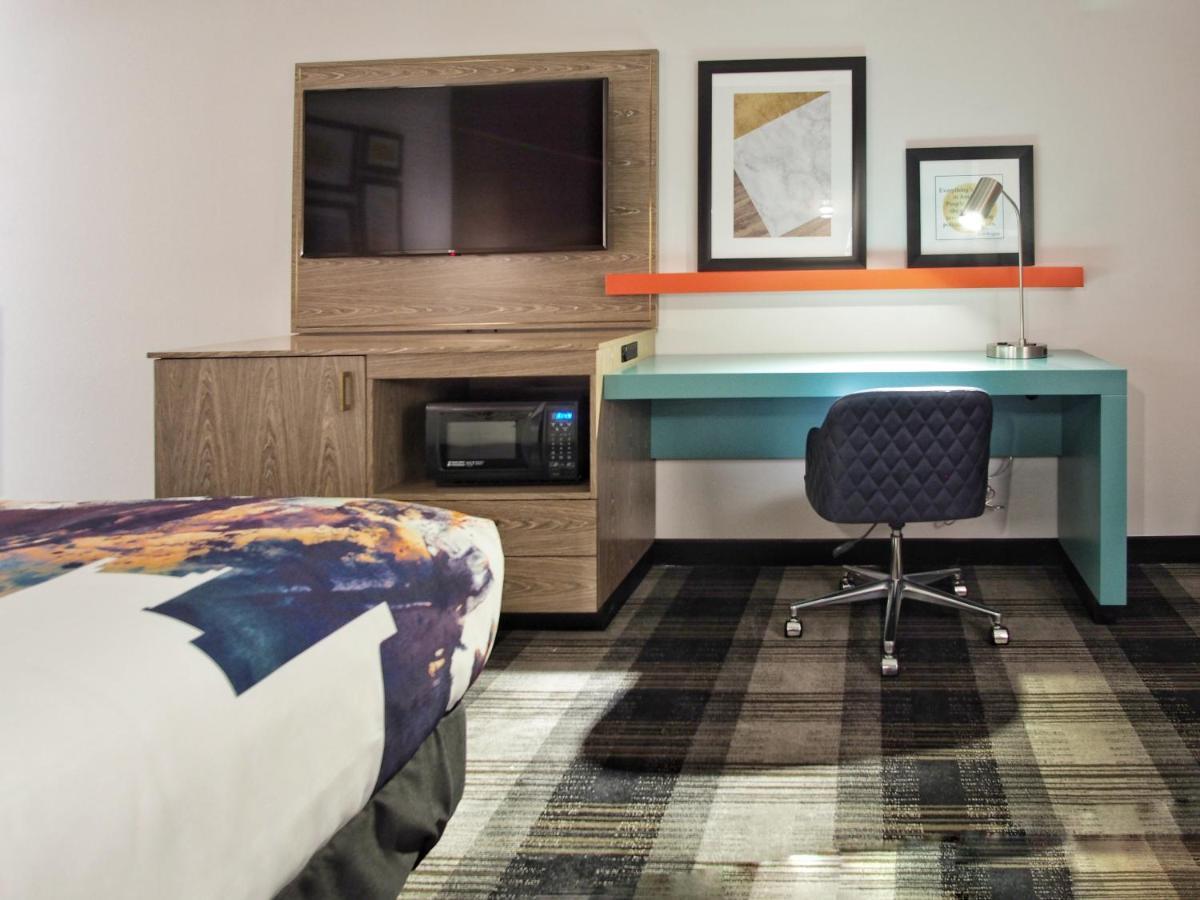 La Quinta By Wyndham Airport Hotel 3*