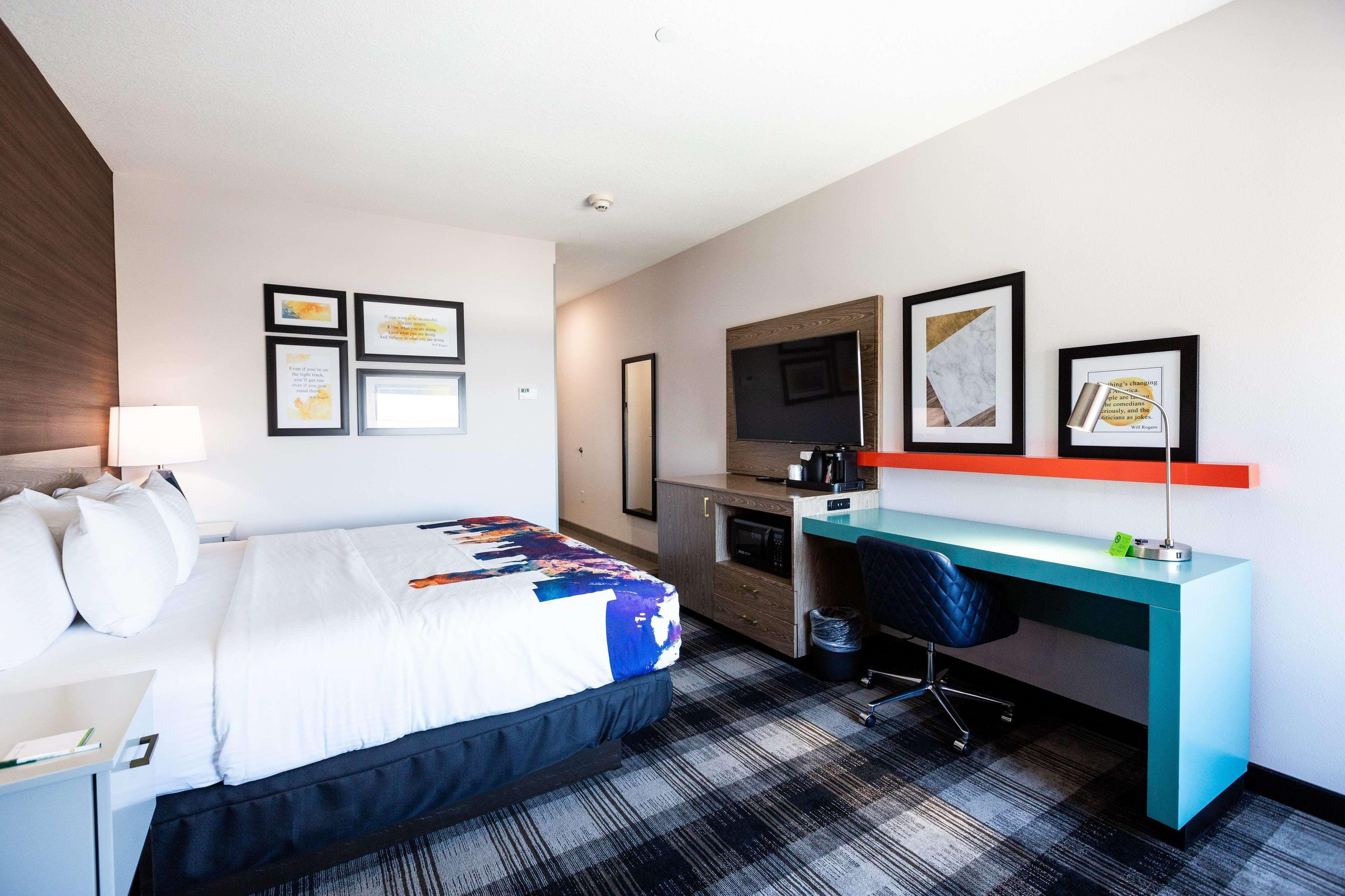 Hotel La Quinta By Wyndham Airport 3*