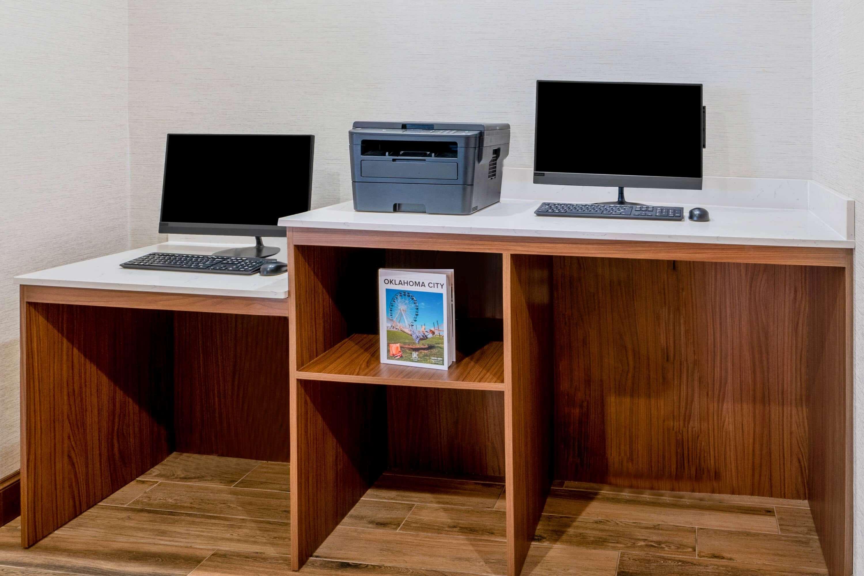 Hotel La Quinta By Wyndham Airport 3*