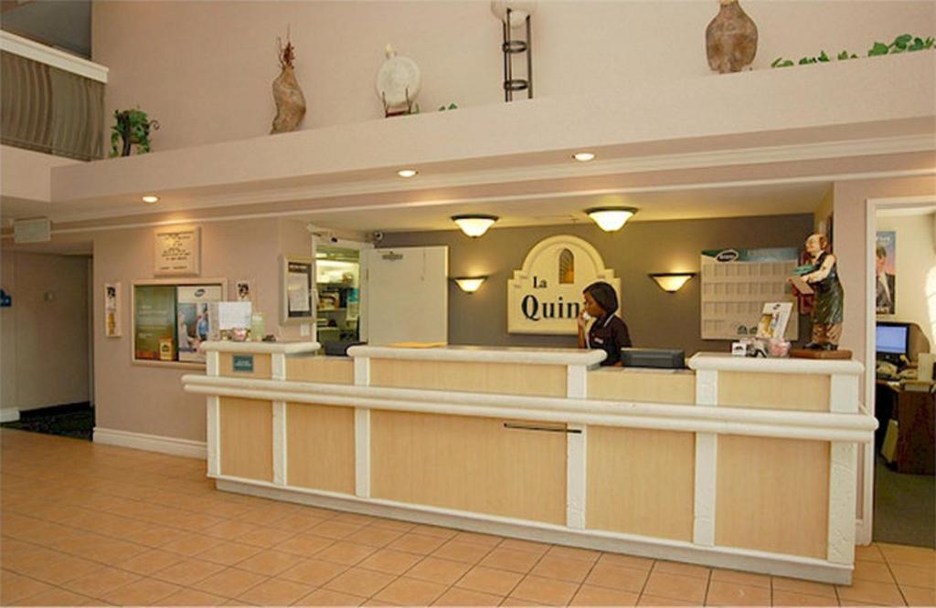 Hotel La Quinta By Wyndham Airport 3*